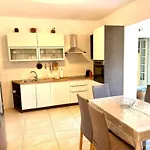 Erdgeschosswohnung Mit Terrasse Fuer Sechs Personen By Interhome *