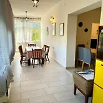 Erdgeschosswohnung Mit Terrasse Fuer Sechs Personen By Interhome Apartamento *