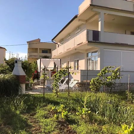 公寓 Erdgeschosswohnung Mit Terrasse Fuer Sechs Personen By Interhome *