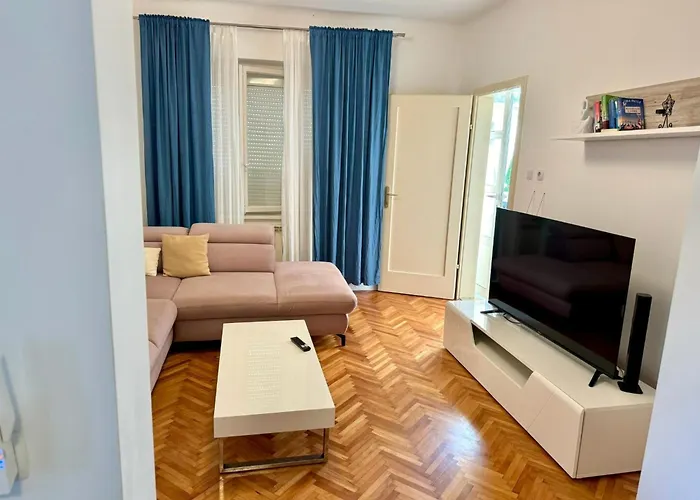 Erdgeschosswohnung Mit Terrasse Fuer Sechs Personen By Interhome Apartamento *