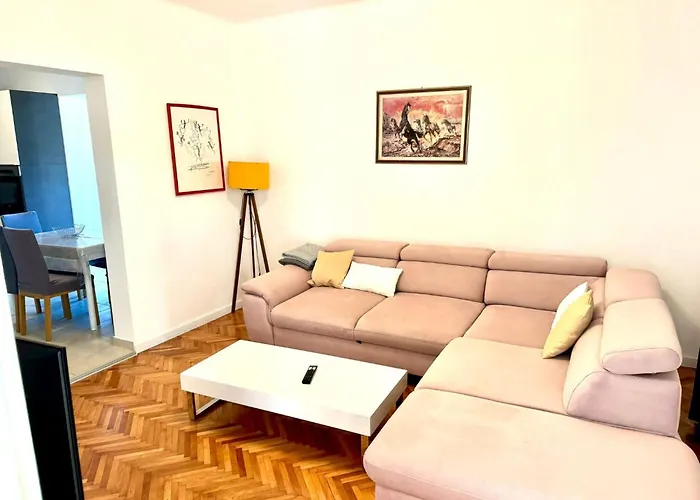 Erdgeschosswohnung Mit Terrasse Fuer Sechs Personen By Interhome *