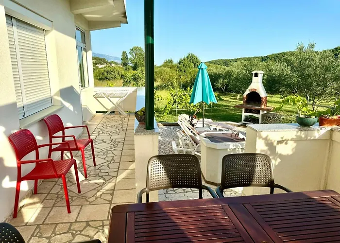 Apartament Erdgeschosswohnung Mit Terrasse Fuer Sechs Personen By Interhome Kampor