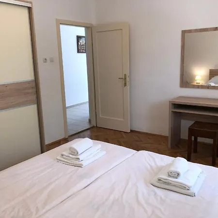 Erdgeschosswohnung Mit Terrasse Fuer Sechs Person By Interhome 아파트 *