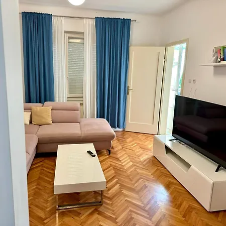 Erdgeschosswohnung Mit Terrasse Fuer Sechs Personen By Interhome Apartament *